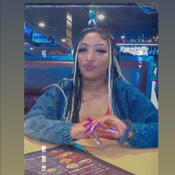 Meet your Posher, Paige - Picture 1 of 1